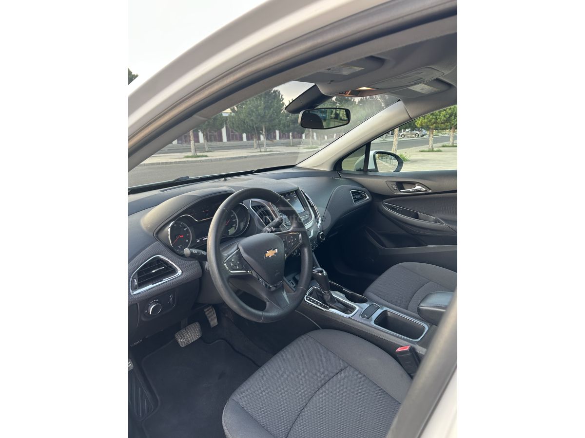 Chevrolet Cruze - фото 8