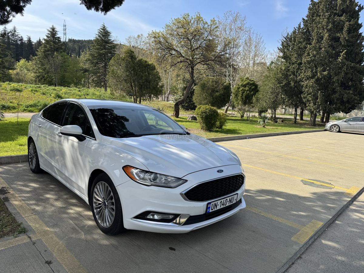 Ford Fusion - фото 1
