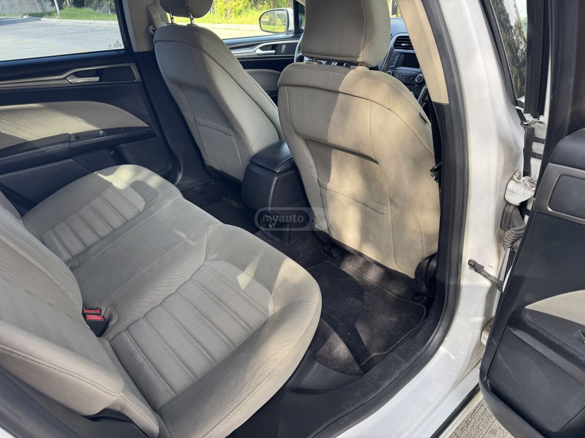 Ford Fusion - фото 10