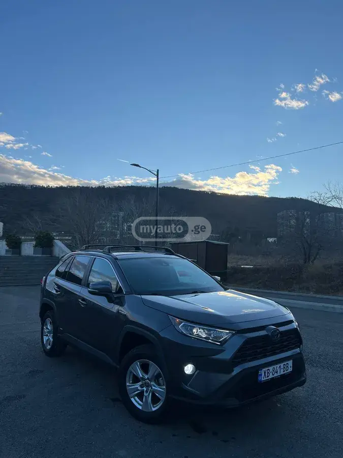 Toyota RAV4 2021 — photo 2