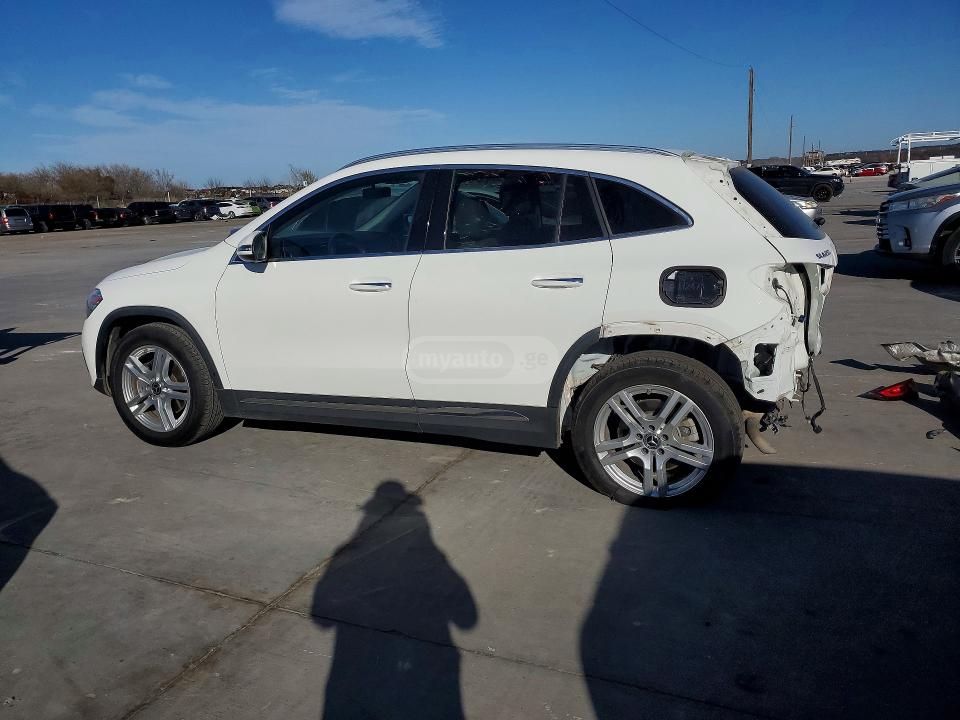 Mercedes-Benz Base GLA 250 4dr All-Wheel Dri — миниатюра 2