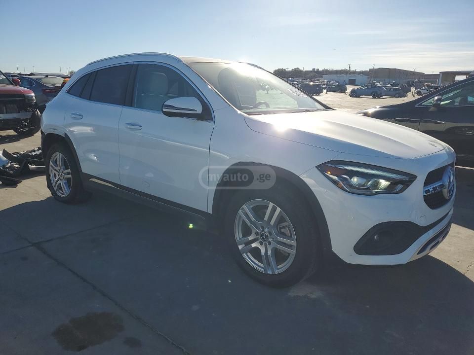 Mercedes-Benz Base GLA 250 4dr All-Wheel Dri — миниатюра 4