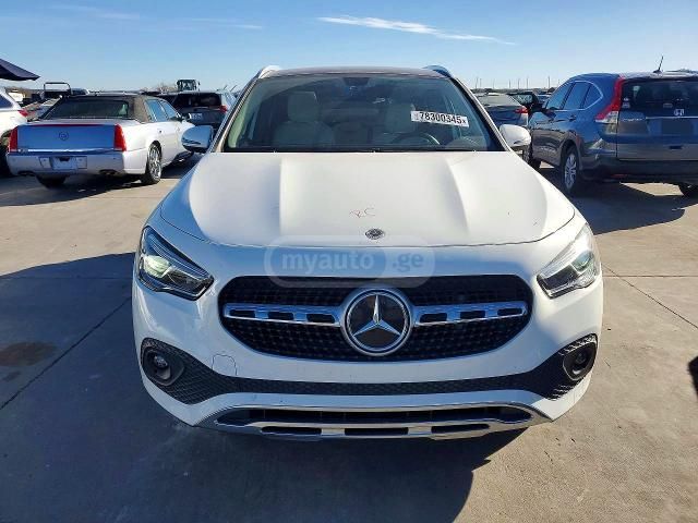 Mercedes-Benz Base GLA 250 4dr All-Wheel Dri — миниатюра 5