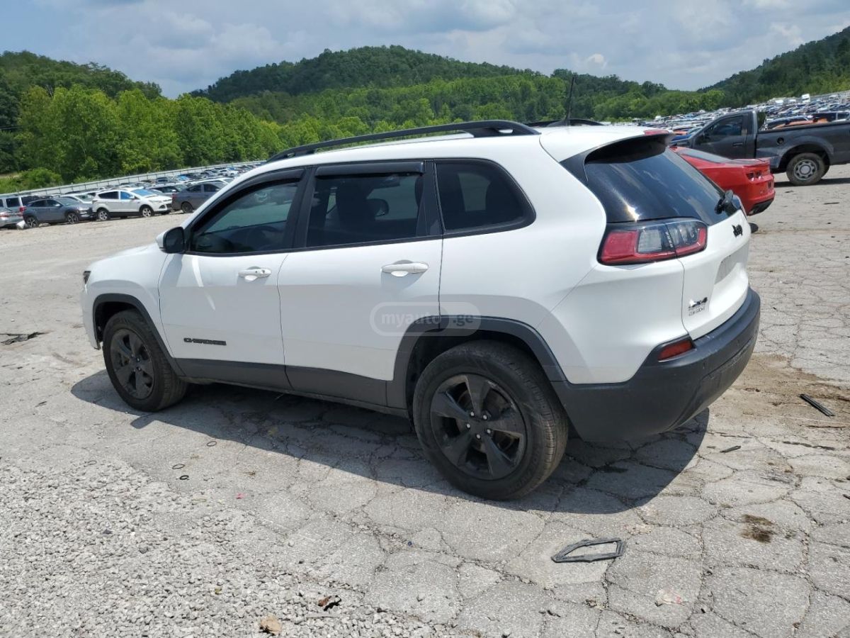 Jeep Cherokee - фото 2