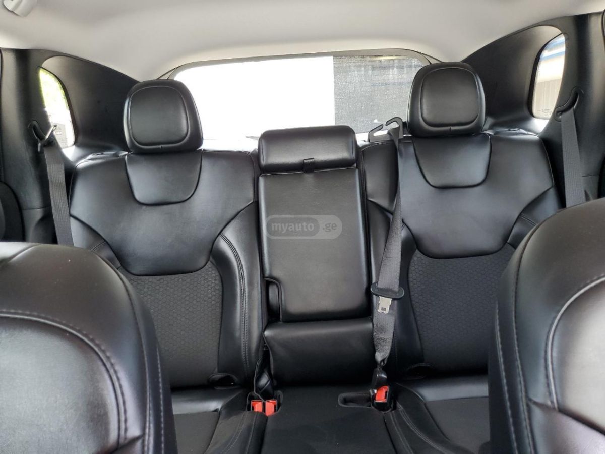 Jeep Cherokee - фото 9