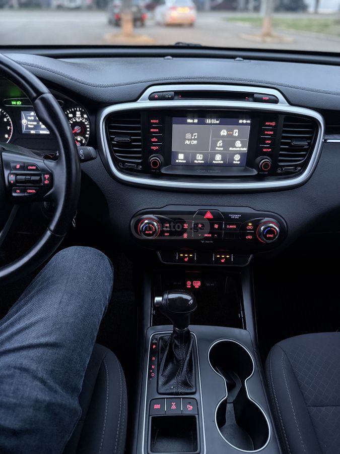 Kia Sorento - фото 12