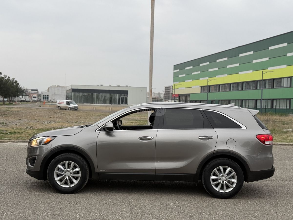 Kia Sorento - фото 3