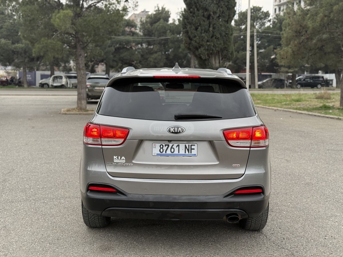 Kia Sorento - фото 6