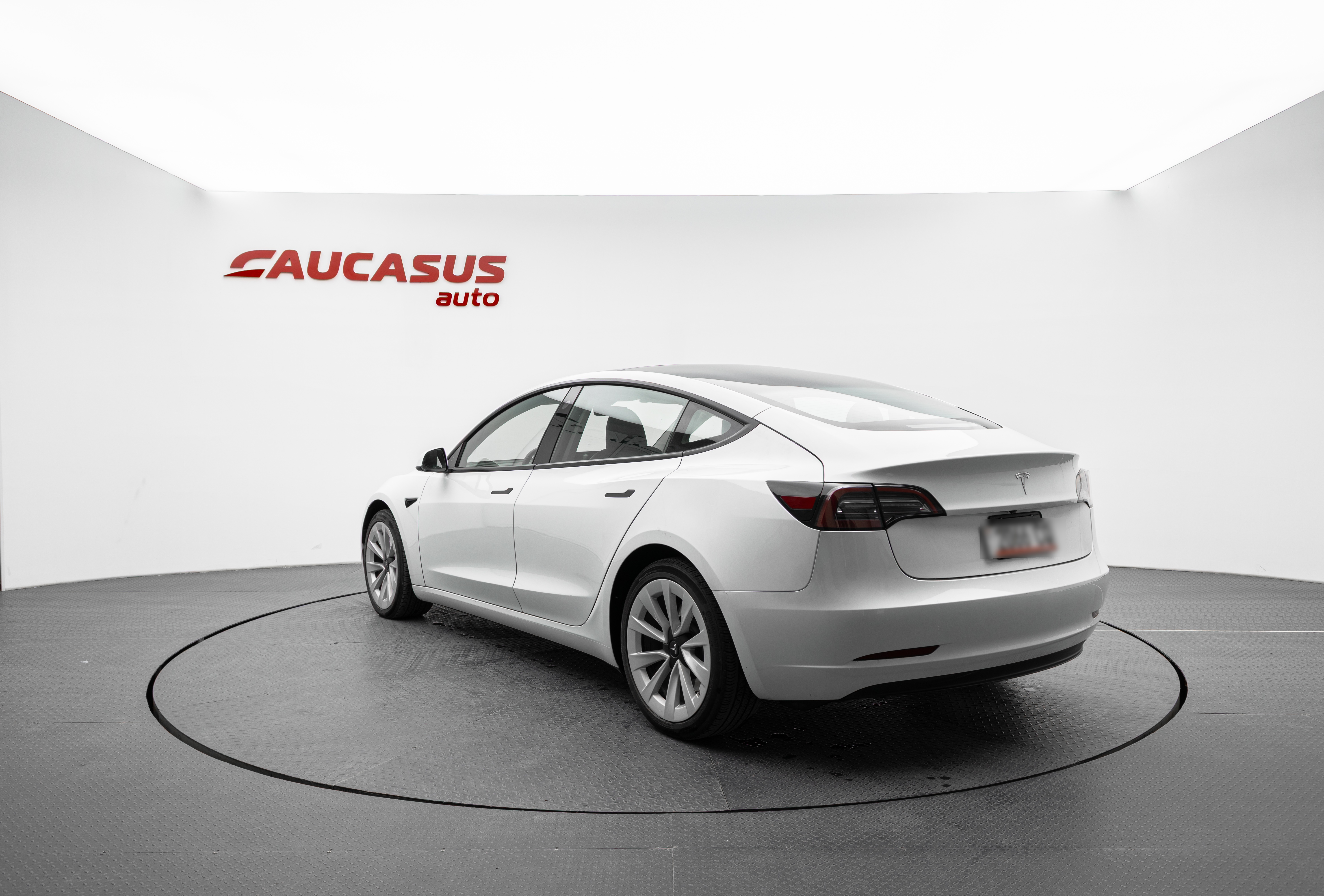 Tesla Model 3 - фото 5