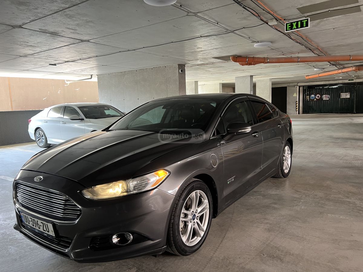 Ford Fusion - фото 1