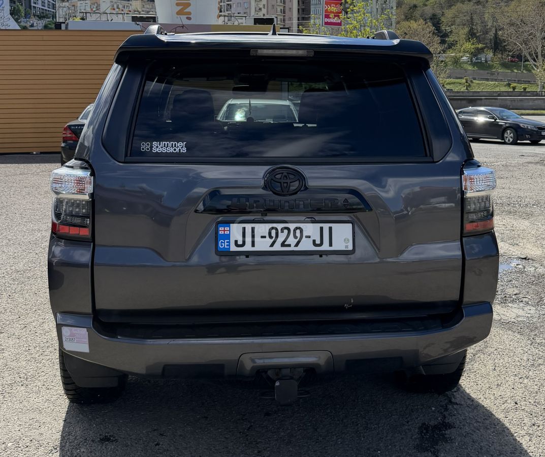 Toyota 4 Runner - фото 11