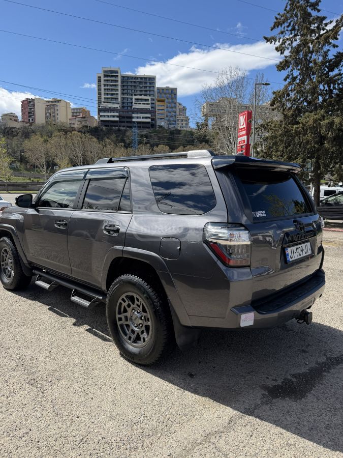 Toyota 4 Runner - фото 12