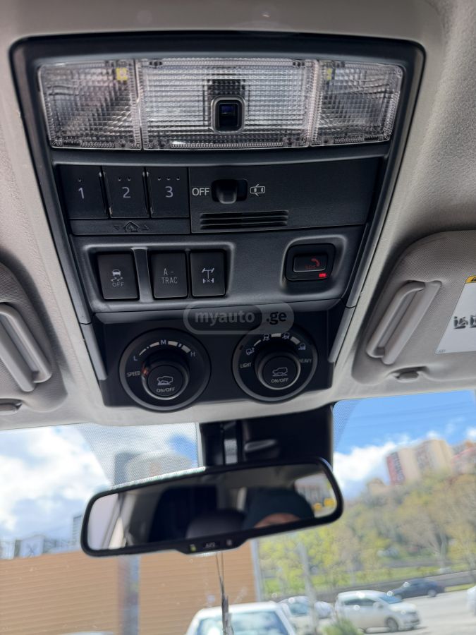 Toyota 4 Runner - фото 4