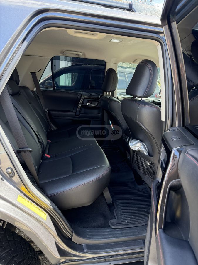 Toyota 4 Runner - фото 7