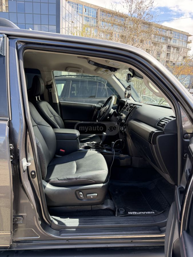 Toyota 4 Runner - фото 8