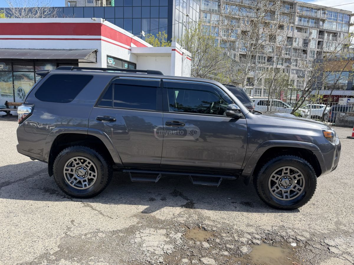 Toyota 4 Runner - фото 9