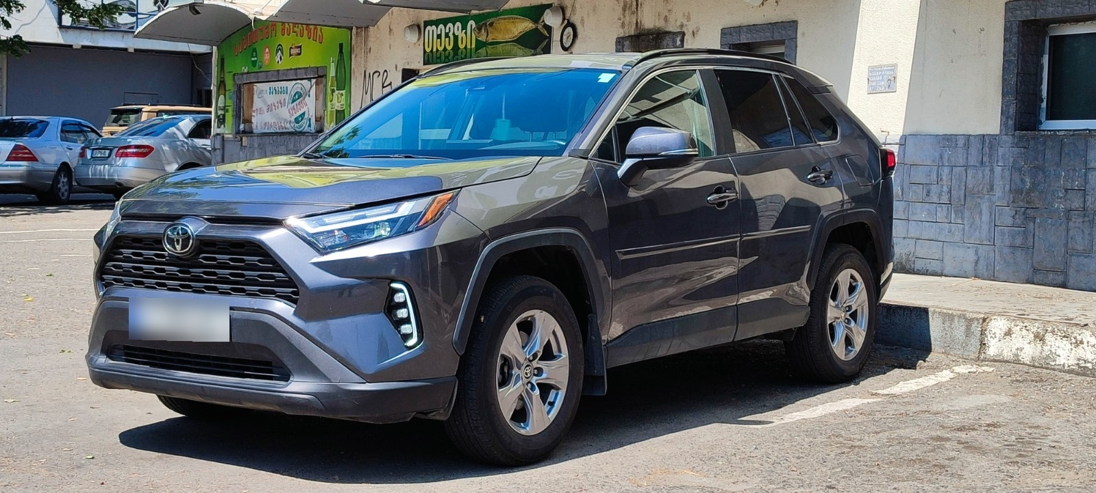 Toyota RAV 4 - фото 1