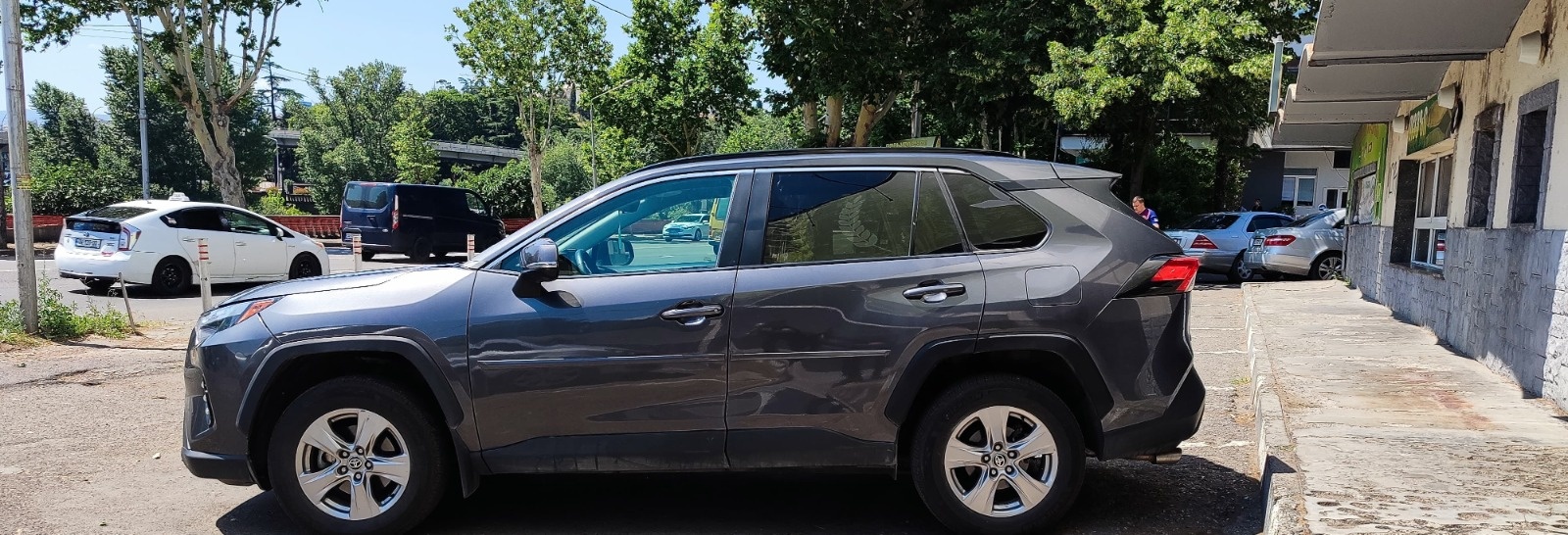 Toyota RAV 4 - фото 2