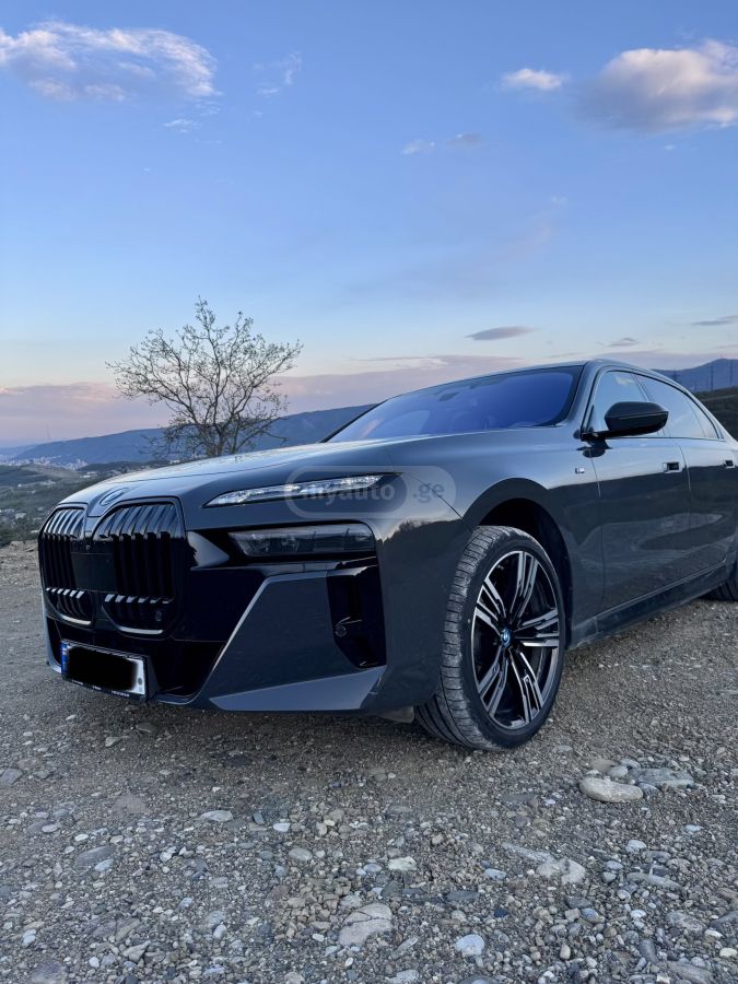 BMW I7 - фото 13