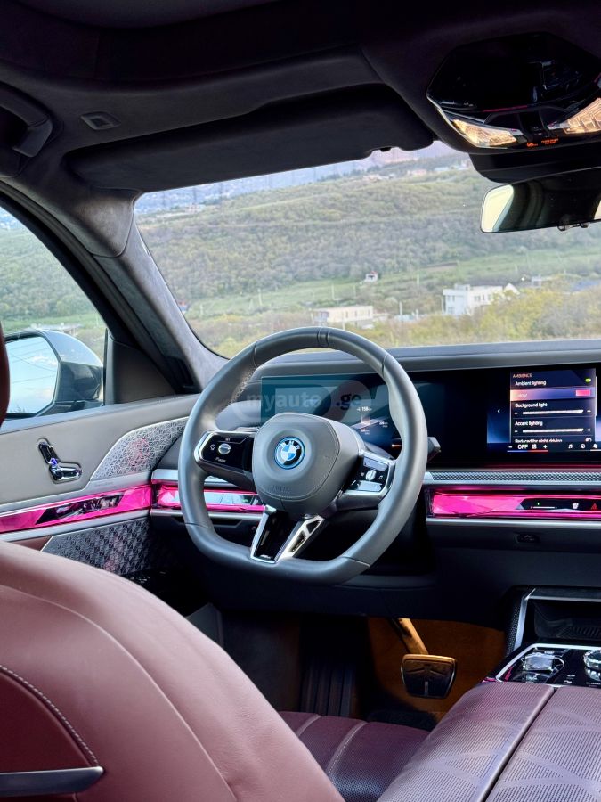 BMW I7 - фото 8