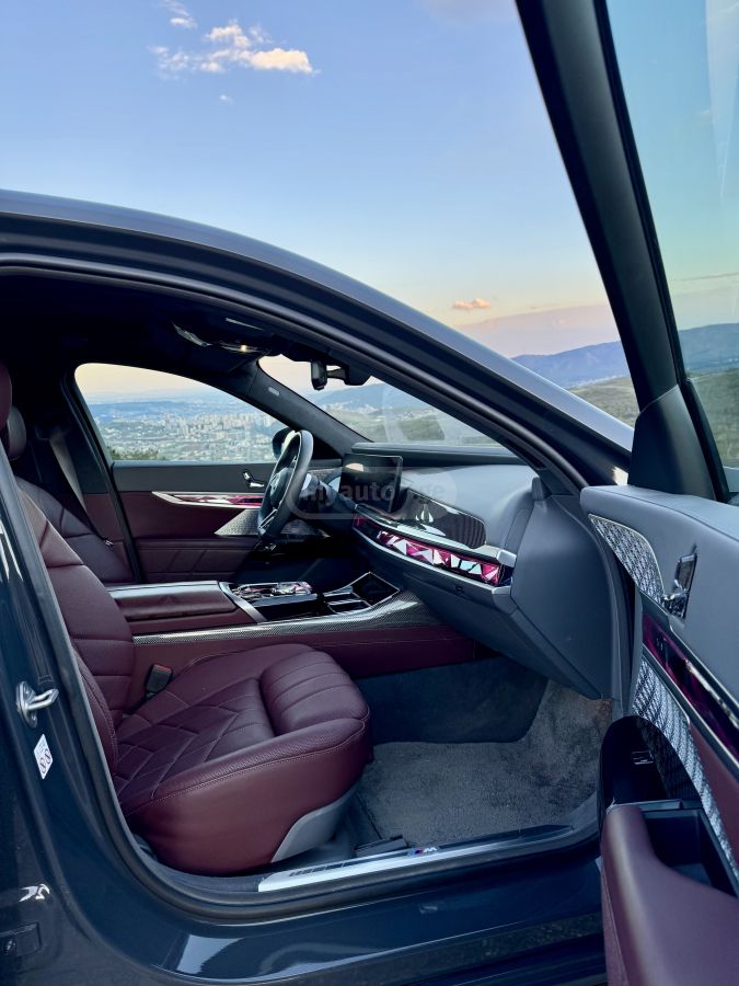 BMW I7 - фото 9