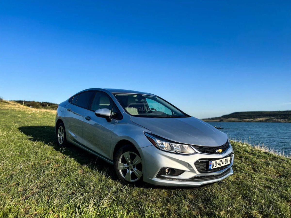 Chevrolet Cruze - фото 1