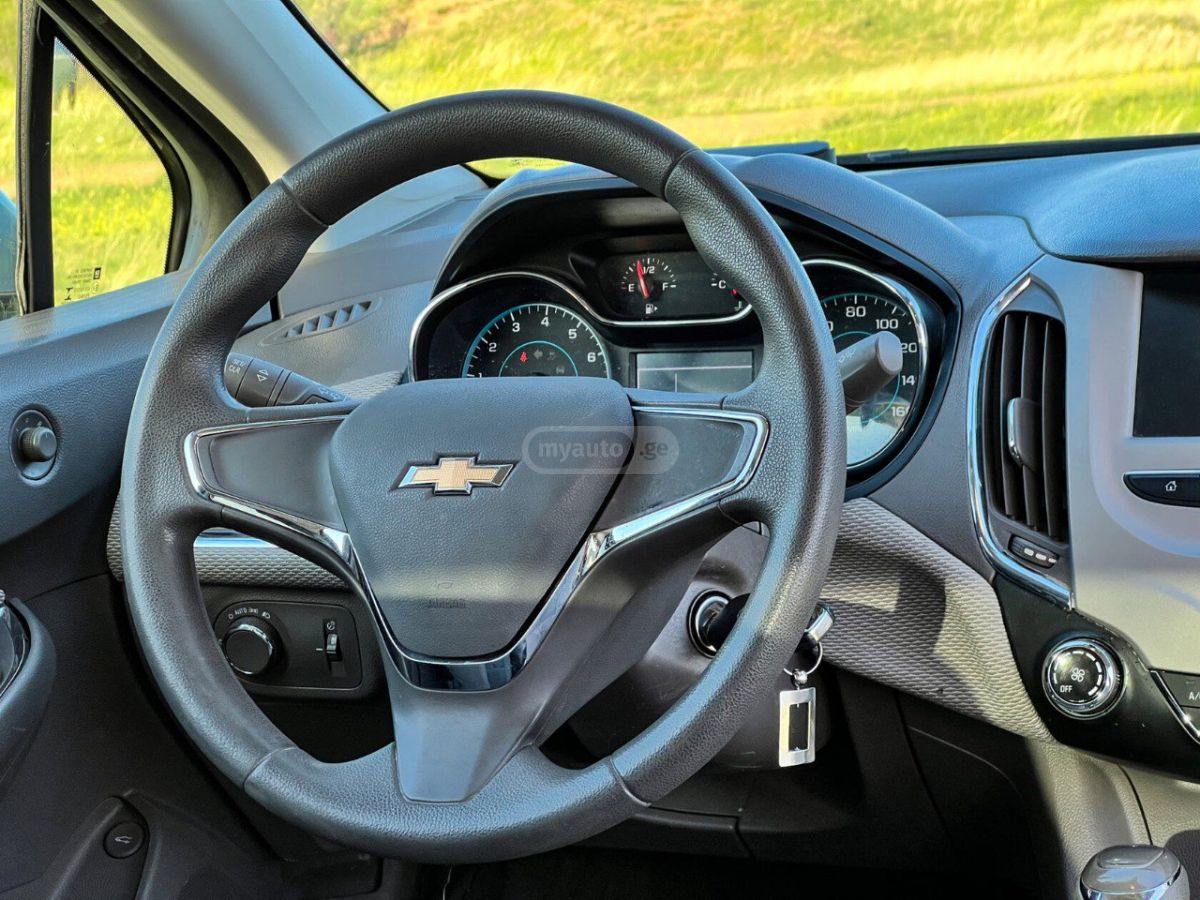 Chevrolet Cruze - фото 7
