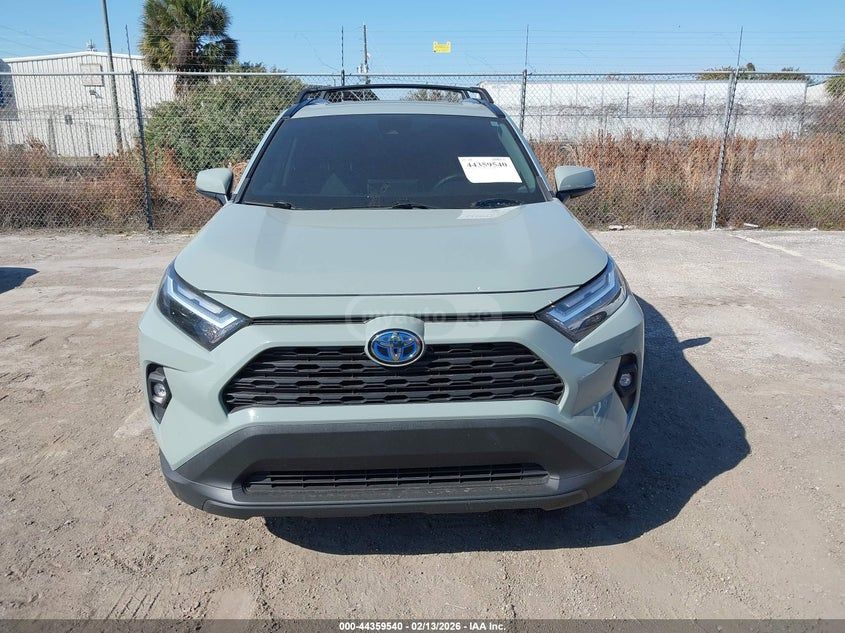 Toyota RAV 4 - фото 2