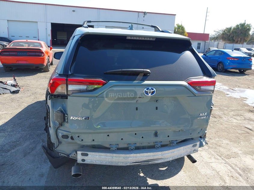 Toyota RAV 4 - фото 4