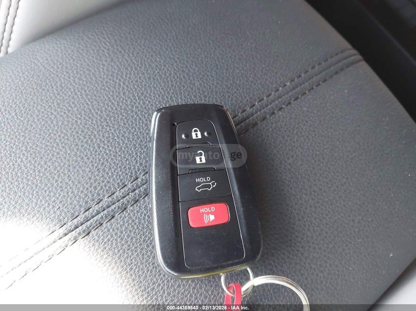 Toyota RAV 4 - фото 9