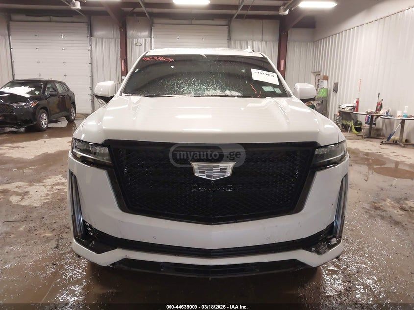 Cadillac Escalade - фото 10