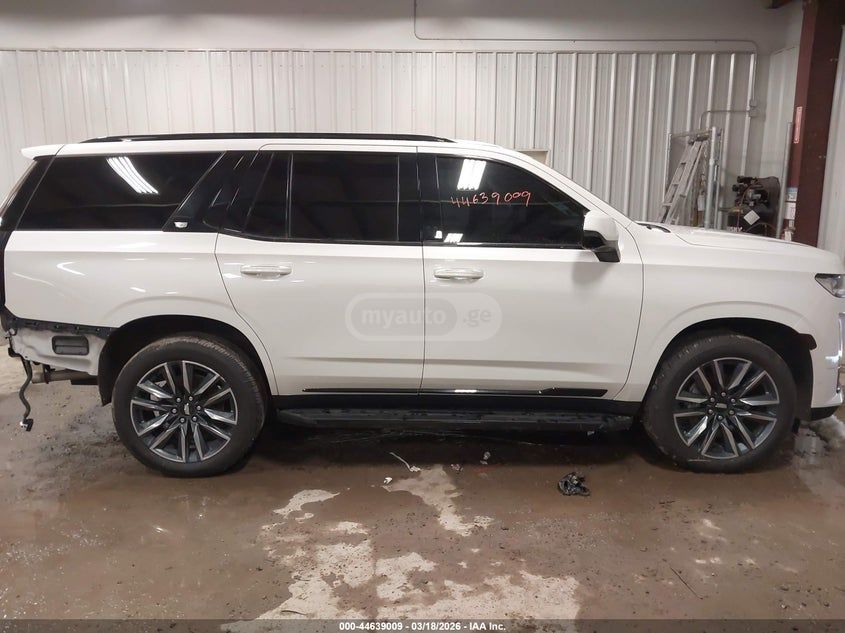 Cadillac Escalade - фото 11