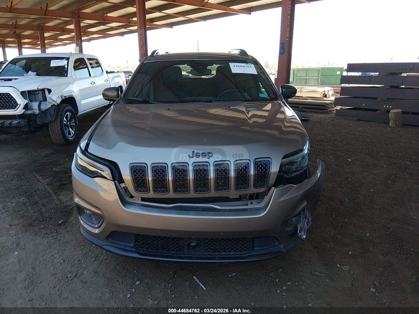 Jeep Cherokee - фото 12