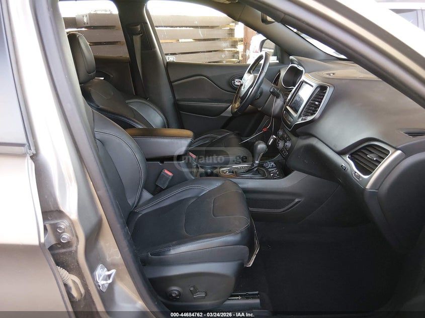 Jeep Cherokee - фото 5