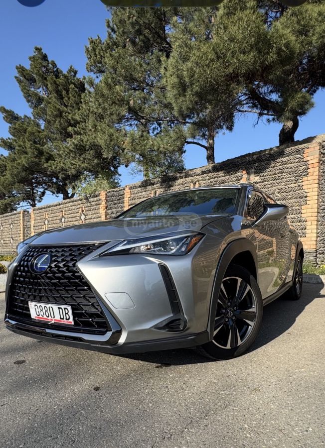 Lexus UX 250 h - фото 1