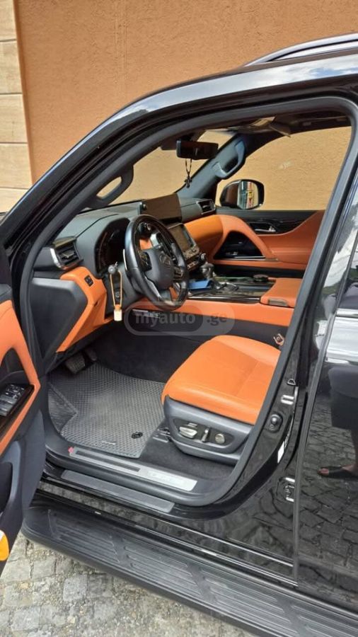 Lexus LX 600 - фото 3