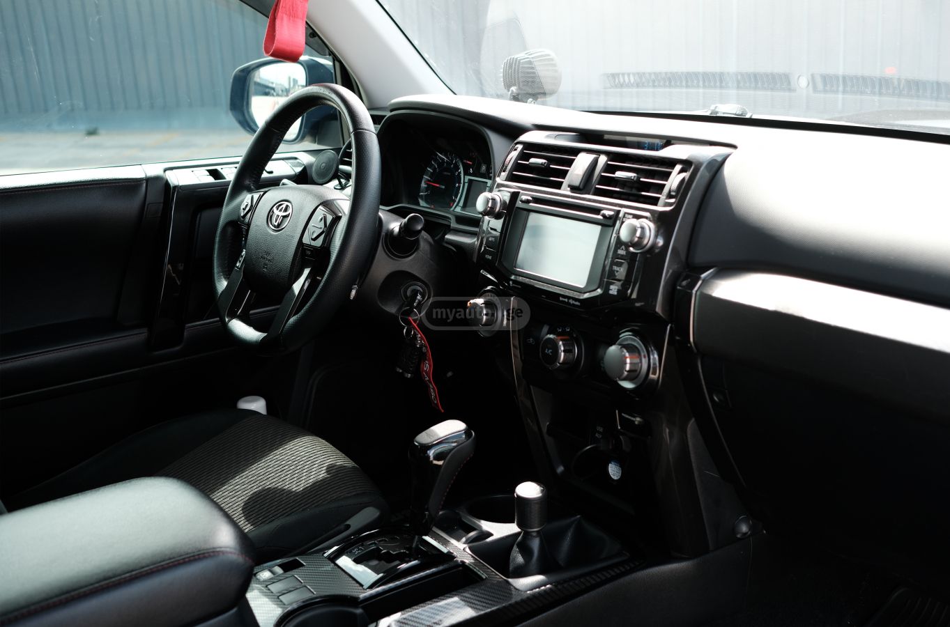 Toyota 4Runner - фото 2