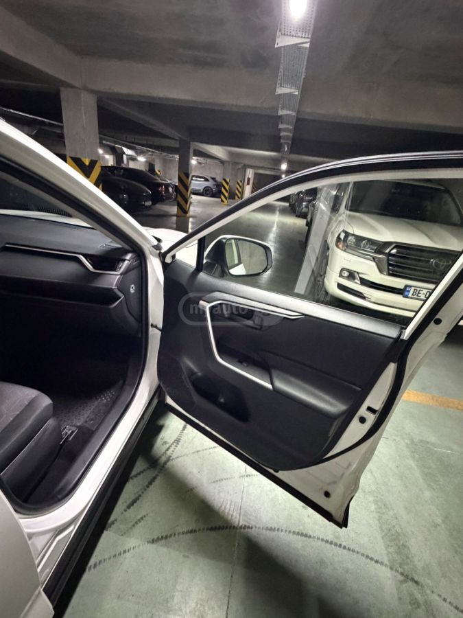 Toyota RAV 4 - фото 6