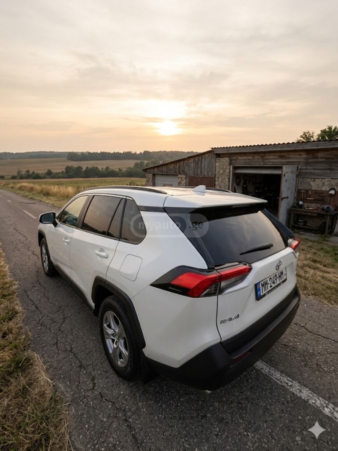 Toyota RAV 4 - фото 8