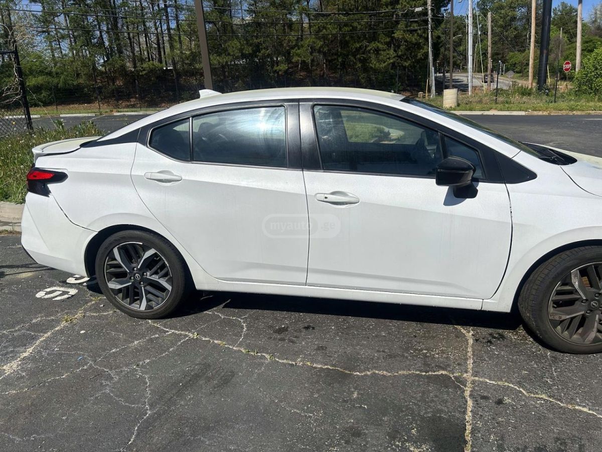 Nissan Versa 1.6 SV 4dr Sedan CVT 2024 — миниатюра 3