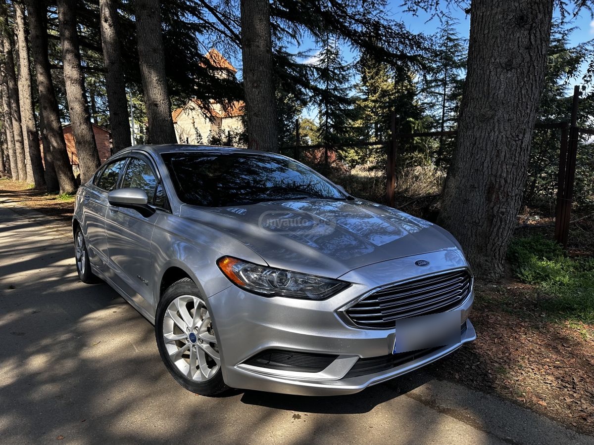 Ford Fusion - фото 1
