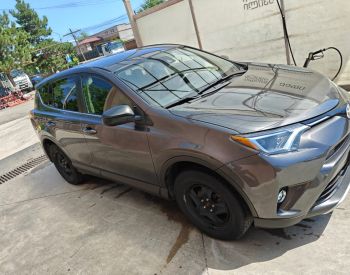 ToyotaRAV 4