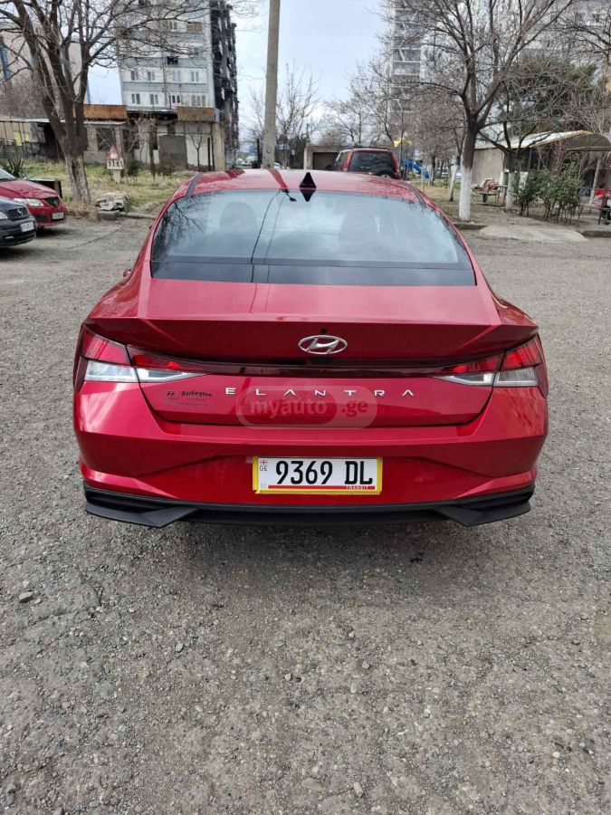 Hyundai Elantra - фото 5