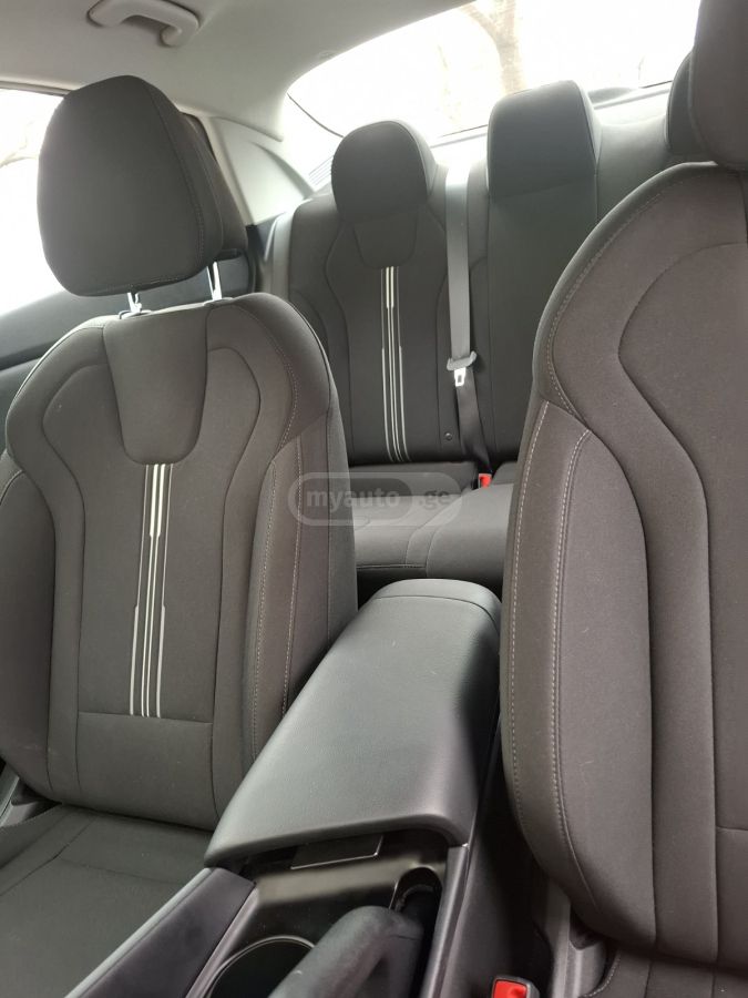 Hyundai Elantra - фото 6