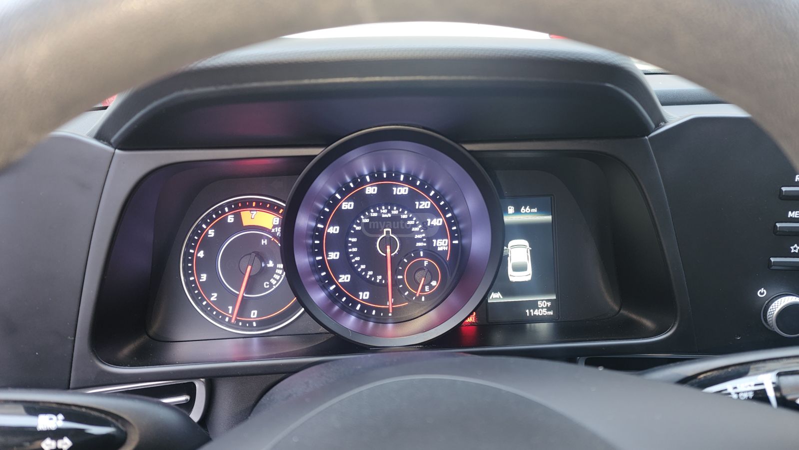 Hyundai Elantra - фото 8