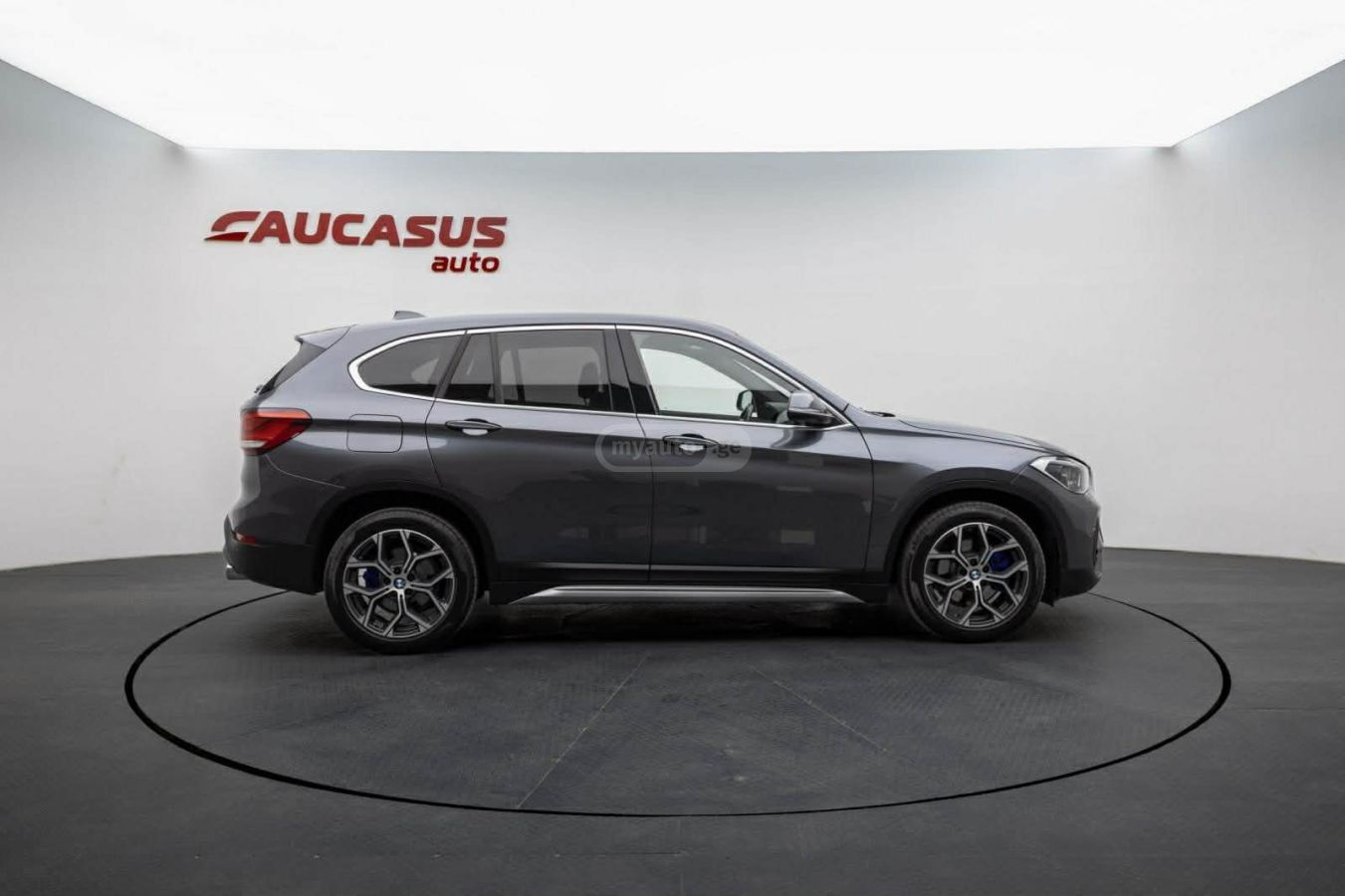 BMW f48 — миниатюра 3