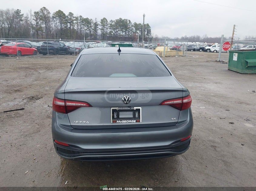 Volkswagen Jetta - фото 12