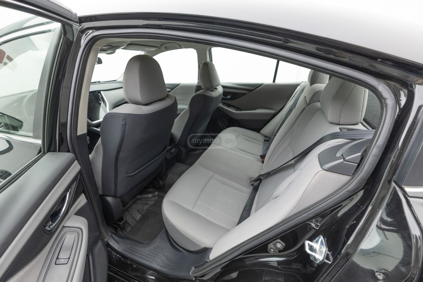 Subaru Legacy - фото 8