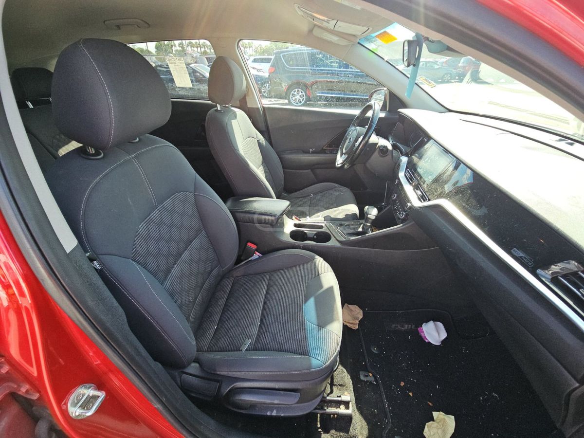 Kia Niro - фото 11
