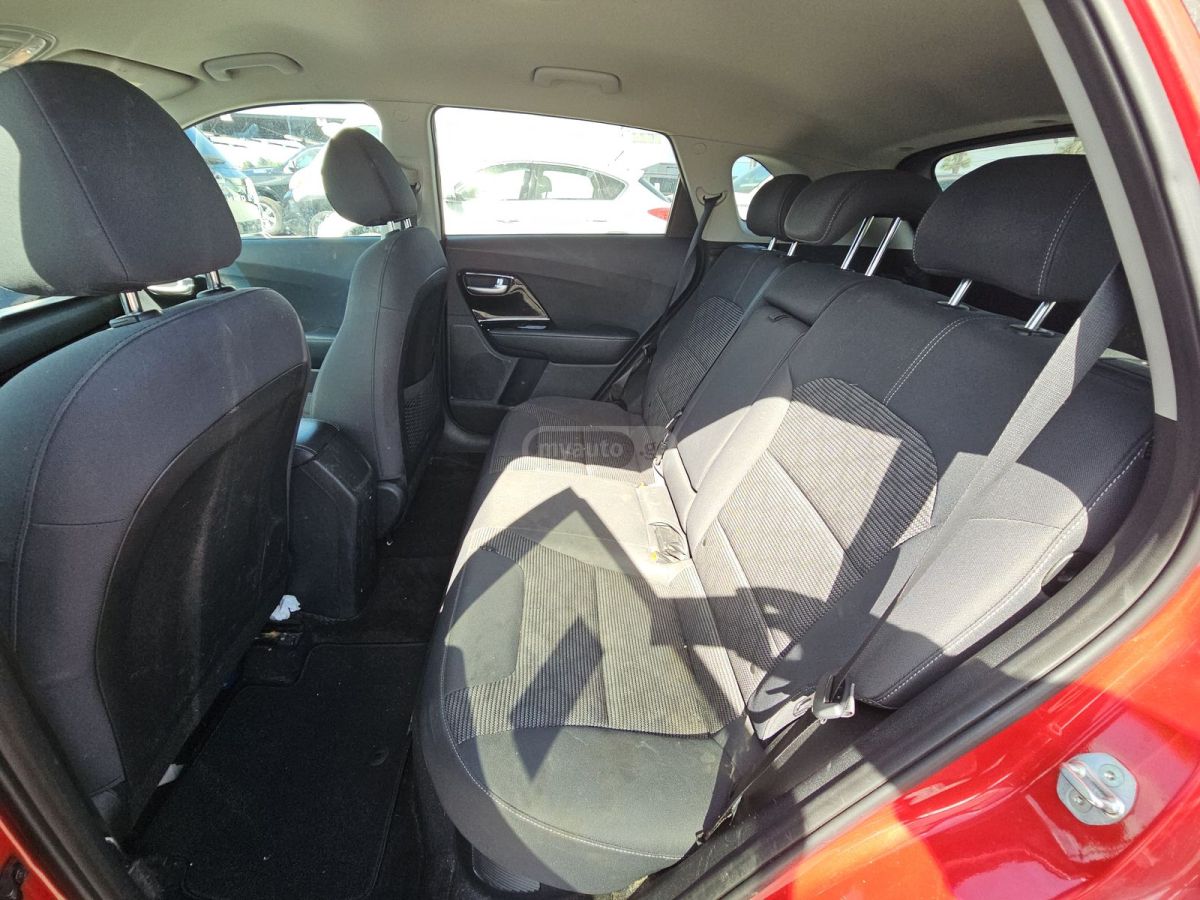 Kia Niro - фото 12